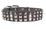 Leder Hundehalsband mit 3 Reihen Pyramiden Leder Hundehalsband mit 3 Reihen Pyramiden