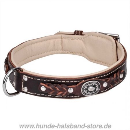 Tolles Lederhalsband mit Flechten und verschromtem Schmuck