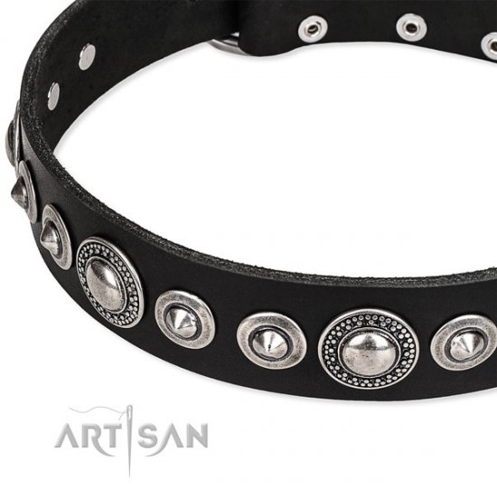 Ledernes Hundehalsband "Strict Elegance" von FDT Artisan