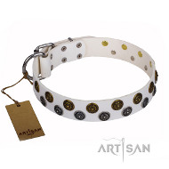 Weisses Halsband mit Altsilber und Altbronze Kreise