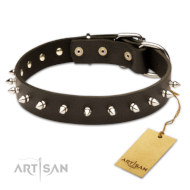 Lederhalsband von FDT Artisan mit Spikes