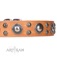 tan Lederhalsband mit Nickel Nieten