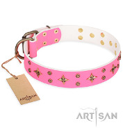 Pinkes Lederhalsband mit Nieten