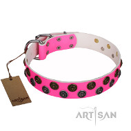 Pinkes Halsband aus Leder