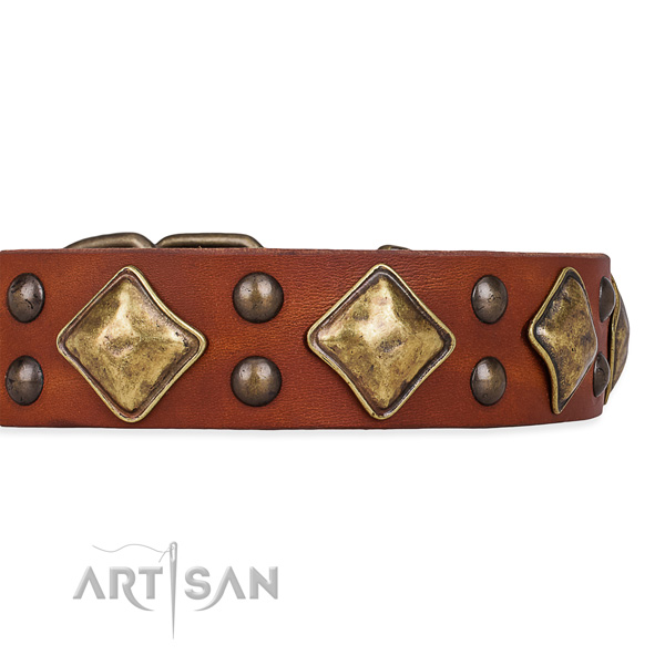 Artisan Halsband mit Altbronze Dekorationen