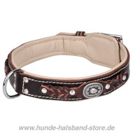 Tolles Lederhalsband mit Flechten und verschromtem Schmuck